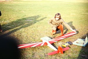 Clou nach 1.Flug als Motorsegler Frühjahr 1974 .JPG