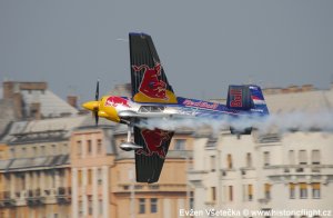 Red_Bull_Air_Race_Budapest_2007_002.jpg