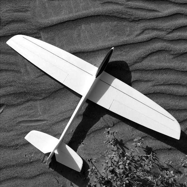 AHI-Hangflugmodell-aus-robustem-EPO-Formschaum-Spw-1200mm-Dream-Flight-DFAH100_b_0.jpg