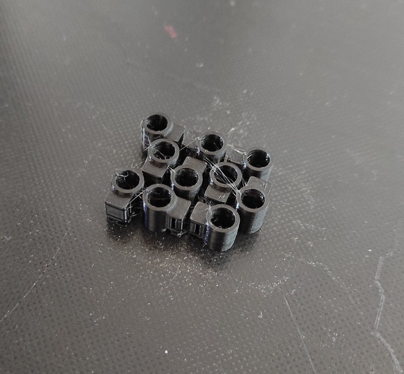 Kabelkanalbefestigung Durchgangsstück 3D Drucker.jpg