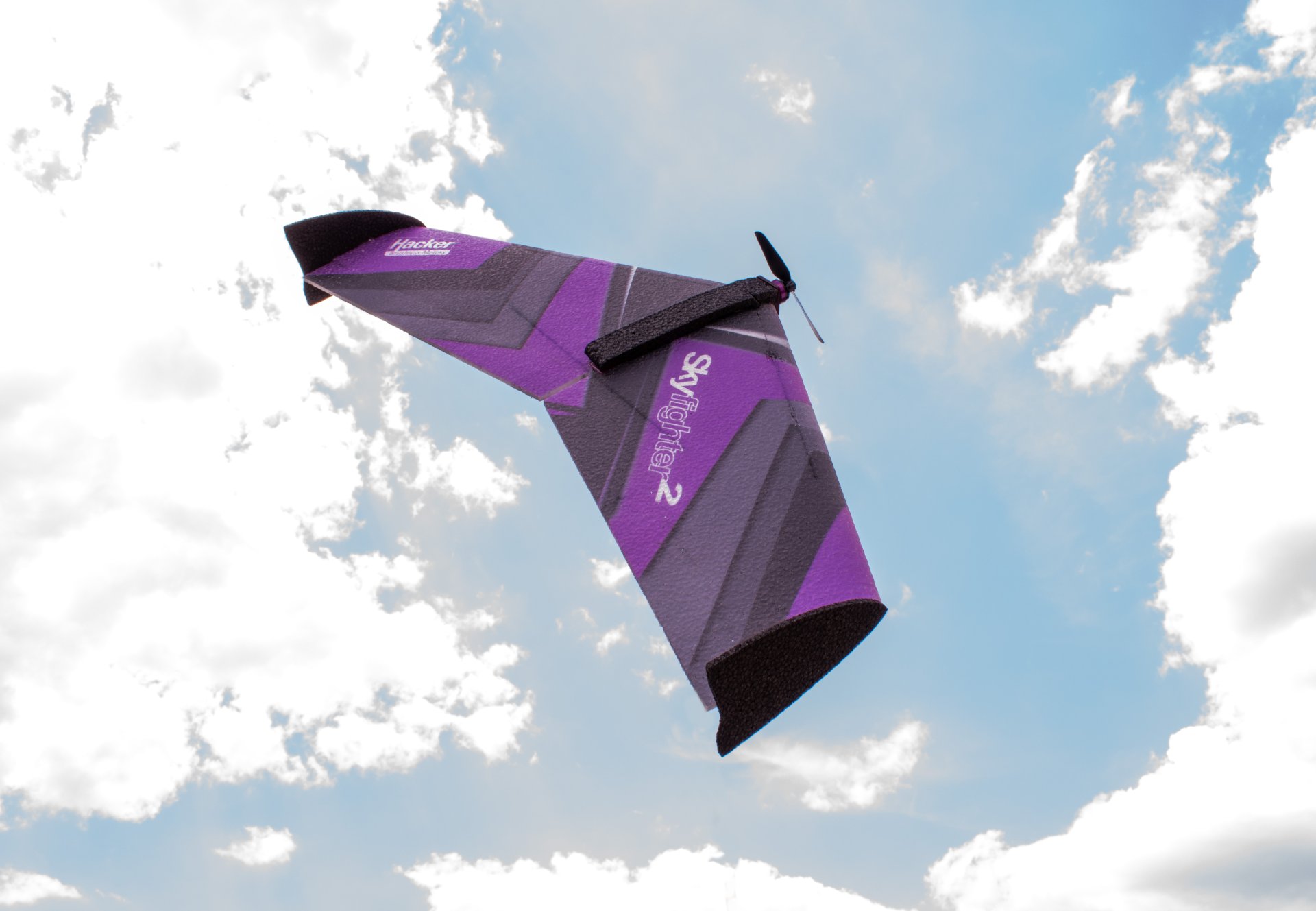 SkyFighter²-Purple_in_the_air_01.jpg