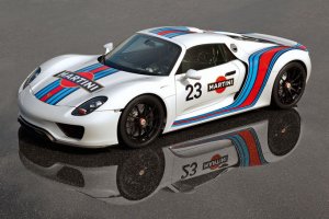 Porsche-918-Spyder-Martini-Design-fotoshowImage-1a06d7ef-616902.jpg