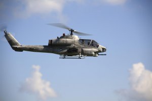 Bell AH-1 SuperCpbra 073.jpg