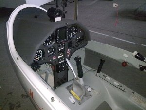 800px-MiniNimbus_Cockpit.jpg