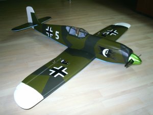 Heinkel HE 100 D Aircombat.jpg